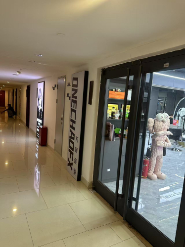 万潮造型烫染接发(万象城店)