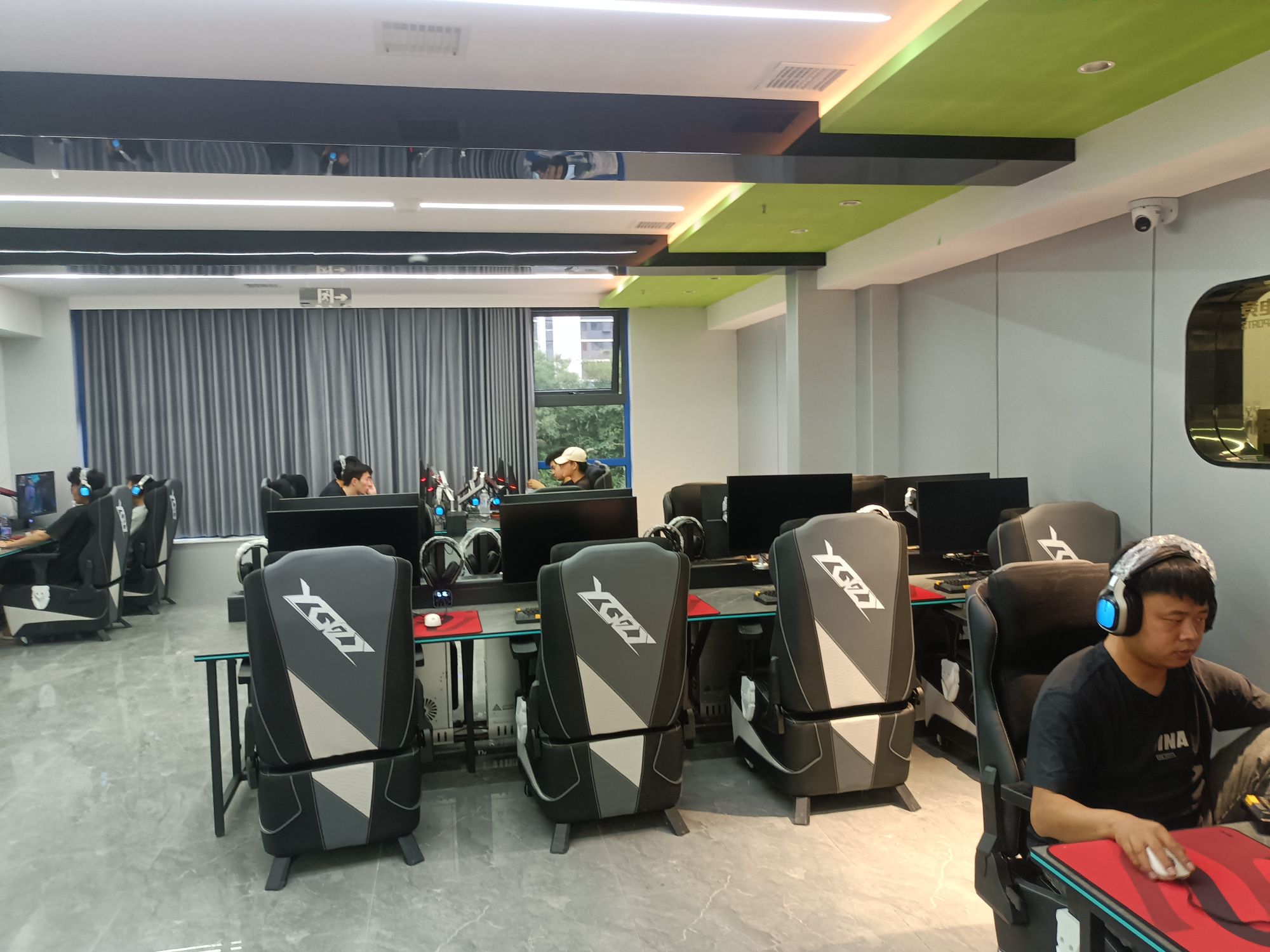 窝窝电竞网咖(辰峰店)