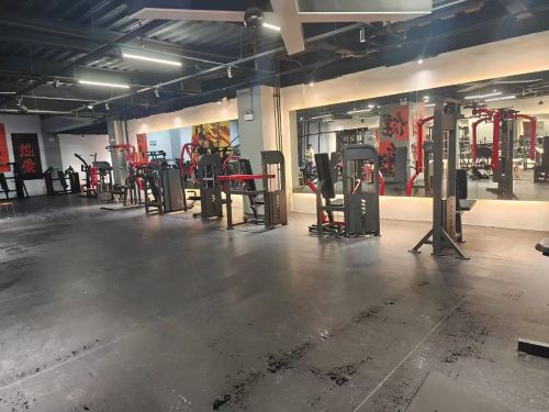 万鸿游泳健身(汇君城店)
