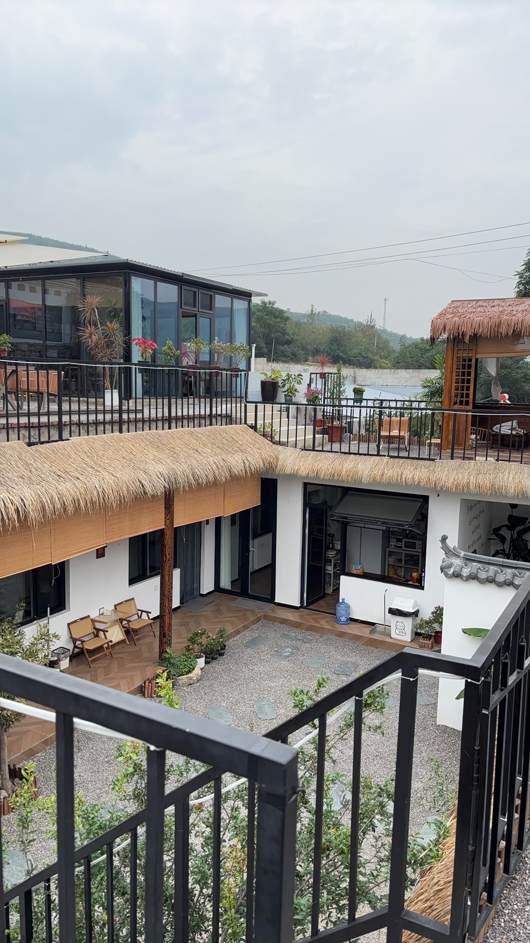 岸下石隐民宿(抱犊寨店)