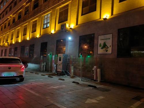 云快充汽车充电站(融威智充充电站鹿泉北斗东路站)