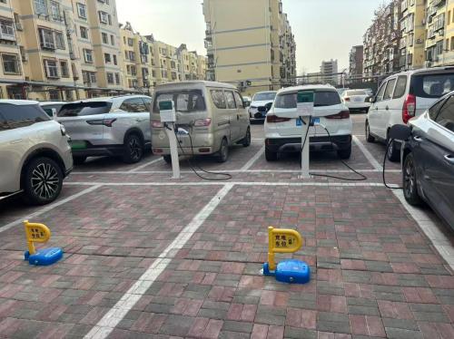 互联充电汽车充电站(东城小区电动汽车)