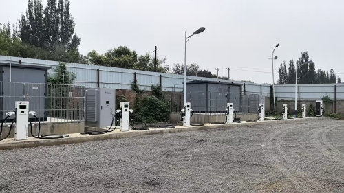 新电途汽车充电站(朗晋石家庄雯驰重卡兆瓦充电站)