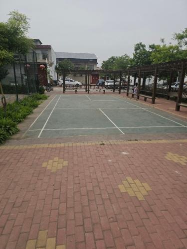 南杜村篮球场