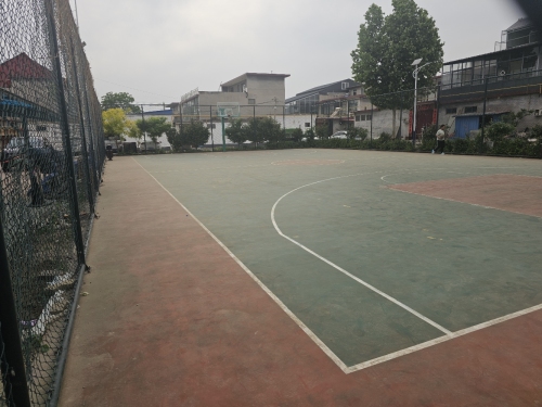 南杜村篮球场
