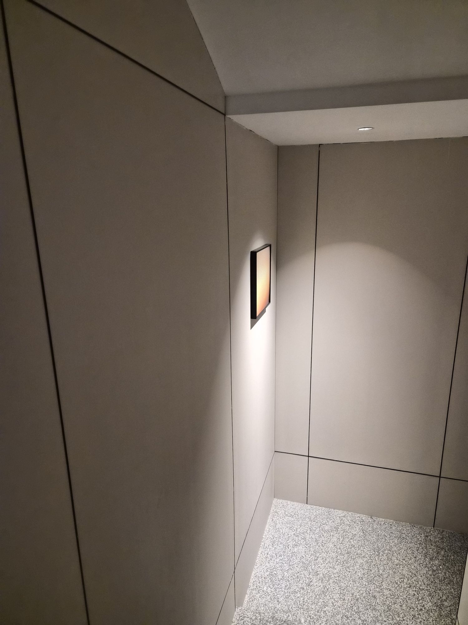 里趣智能影音酒店(栾城河北传媒学院店)